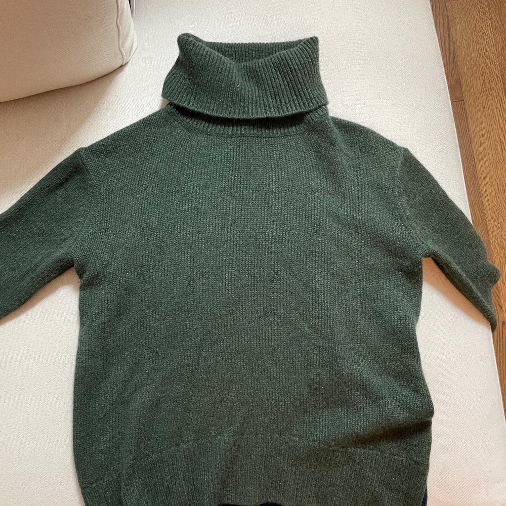 Two tone Cashmere Turtleneck Sweater - Picture 1 of 6